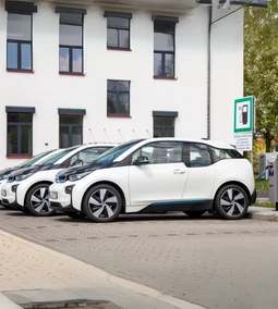 Elektromos autó pályázat 2024-2025: jogosultak, keretösszeg, feltételek
